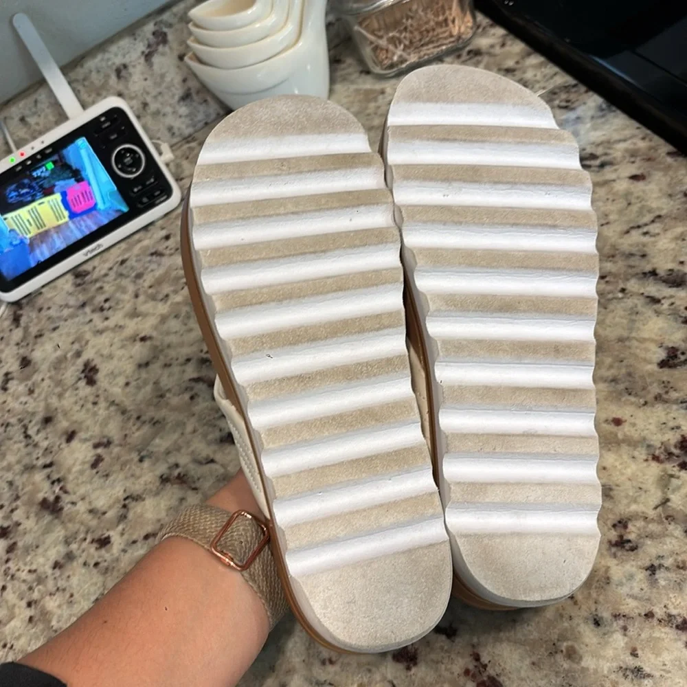 Reef Sz 9 Platform White Brown Tan Sandals Thong Vacation Shoes Casual Errands - Picture 9 of 10